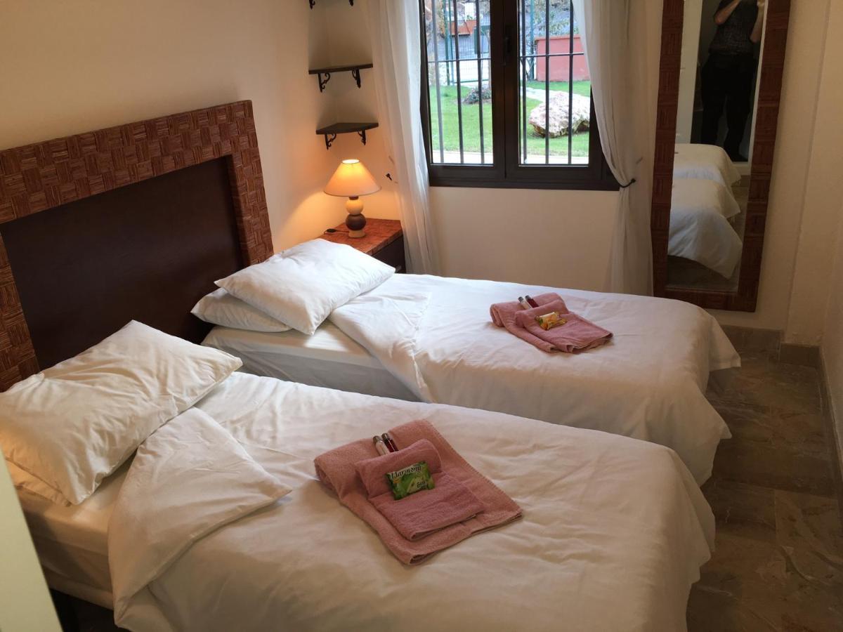Luxury 2-Bedrooms & Bathrooms Estepona Apartment Buitenkant foto