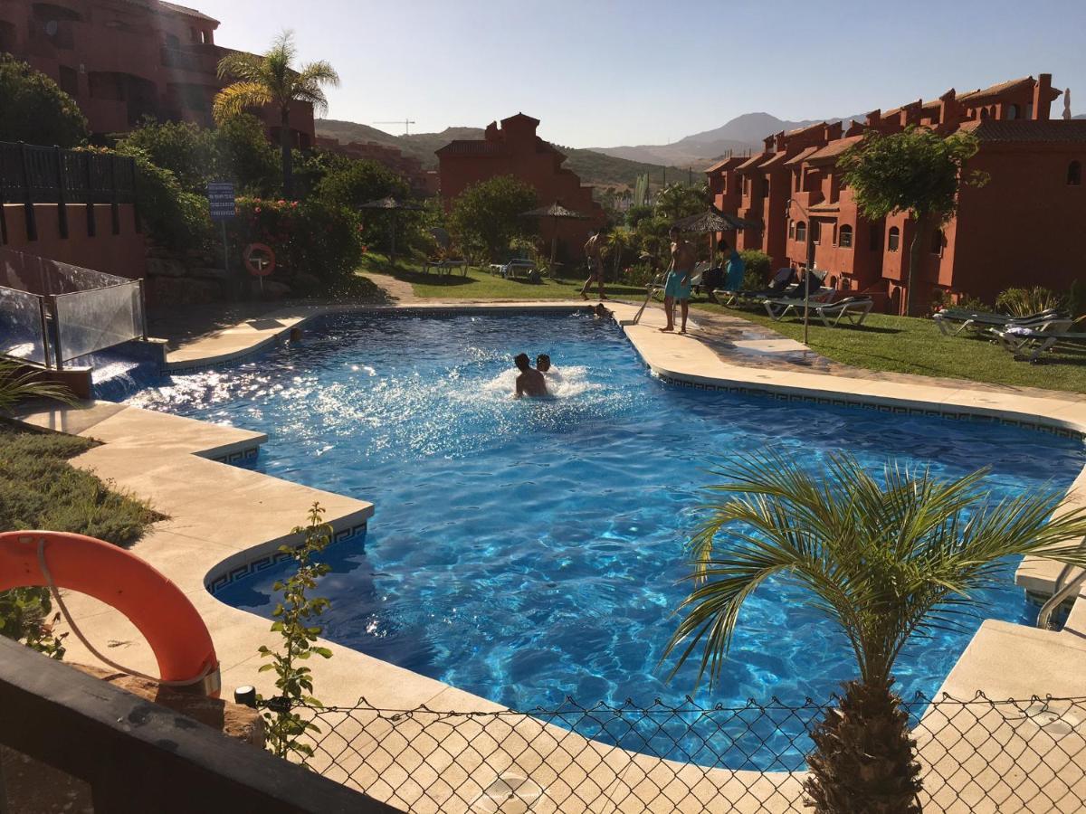 Luxury 2-Bedrooms & Bathrooms Estepona Apartment Buitenkant foto
