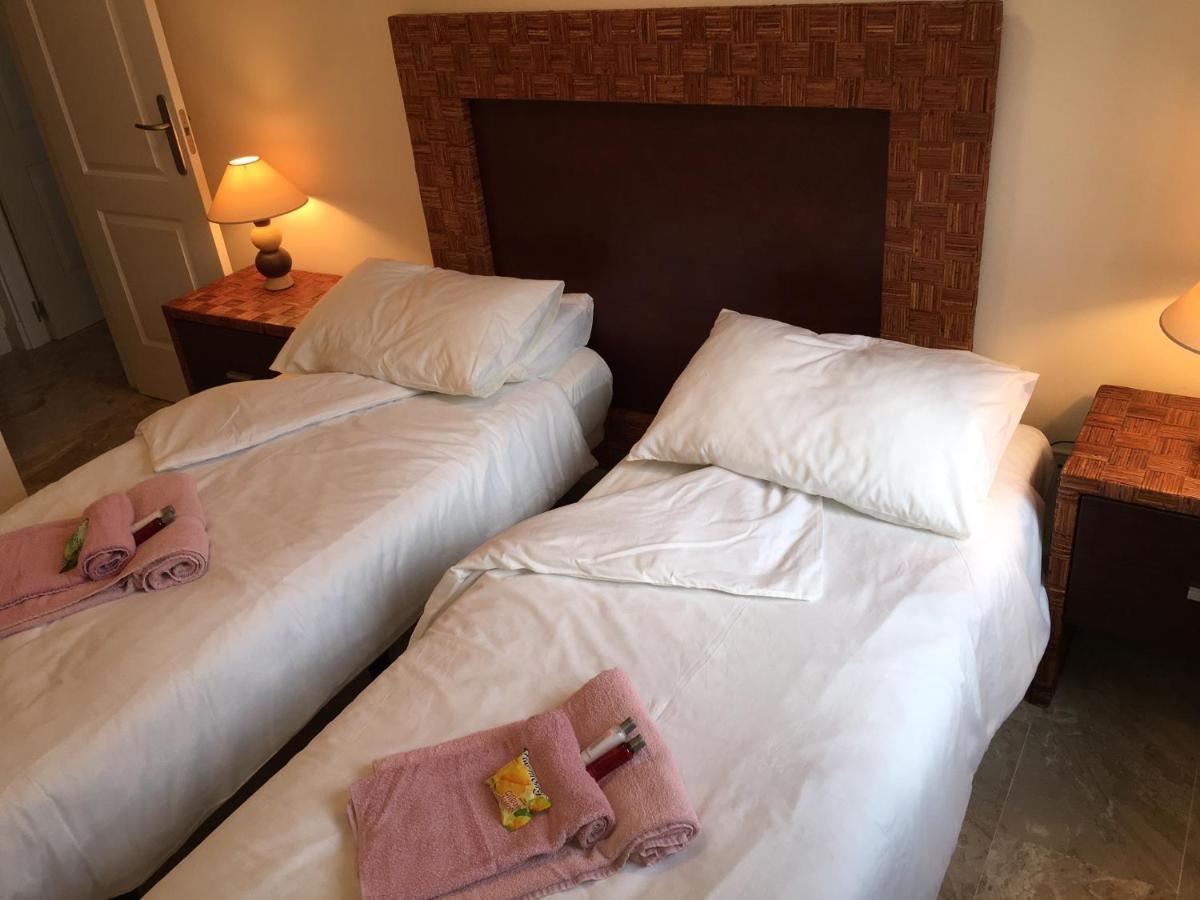 Luxury 2-Bedrooms & Bathrooms Estepona Apartment Buitenkant foto