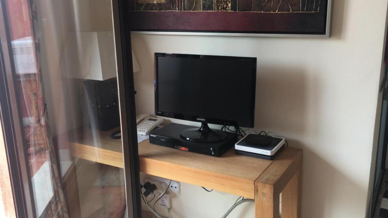 Luxury 2-Bedrooms & Bathrooms Estepona Apartment Buitenkant foto